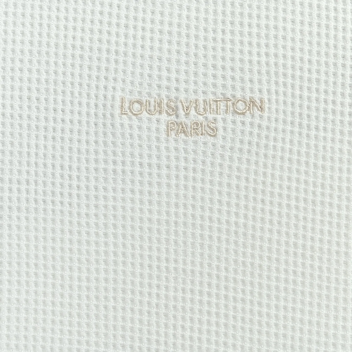 Louis Vuitton/ T